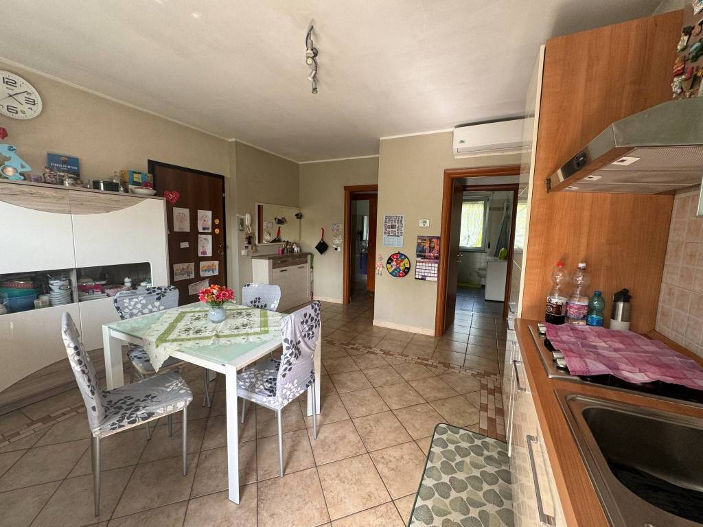 Appartamento a Besozzo in Via Antonio Gorini - Foto 4