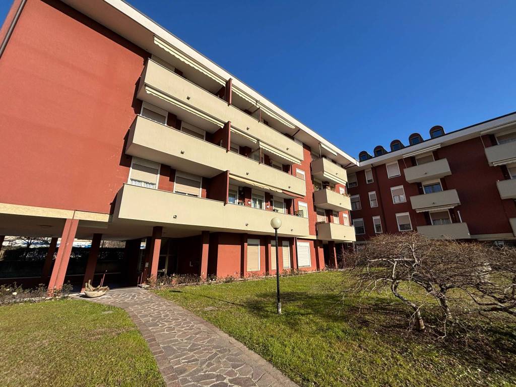 Appartamento a Monza in Via Leon Battista Alberti - Foto 2