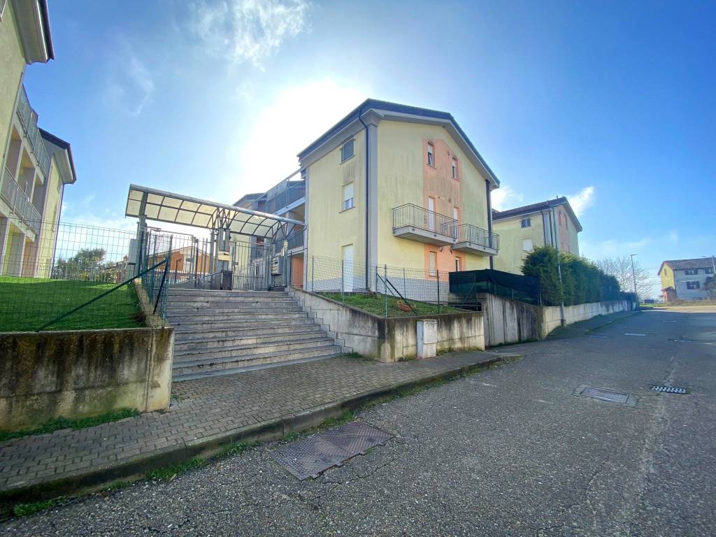 Appartamento a Govone in Via Castello - Foto 2