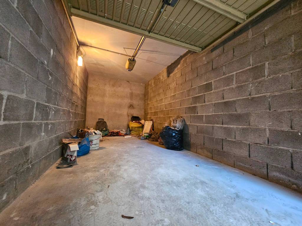 Box / garage a Olgiate comasco in Via Vittorio Emanuele 11, 8 - Foto 2