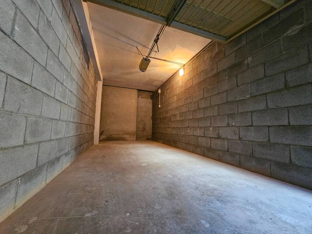 Box / garage a Olgiate comasco in Via Vittorio Emanuele 11, 8 - Foto 3