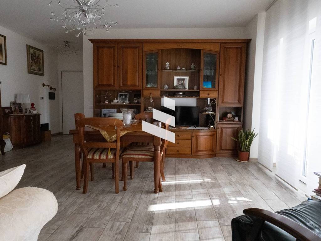 Appartamento a Pomezia in Via Dora Baltea - Foto 4