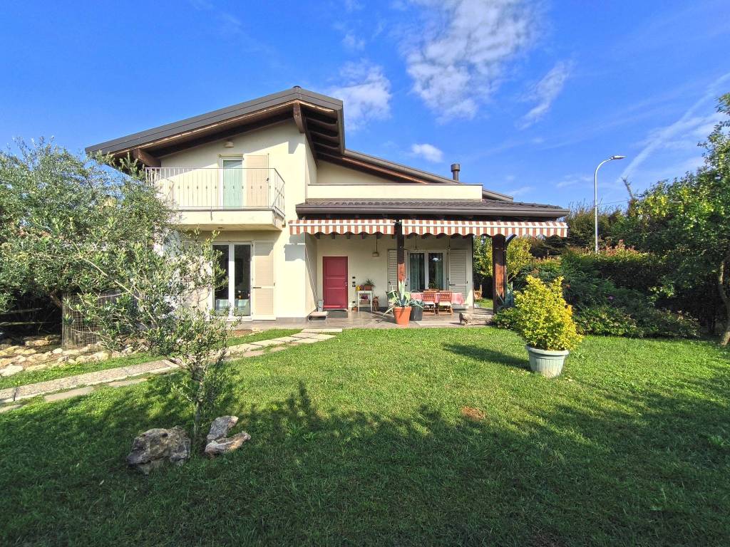 Villa a Cermenate in Via Costituzione - Foto 2