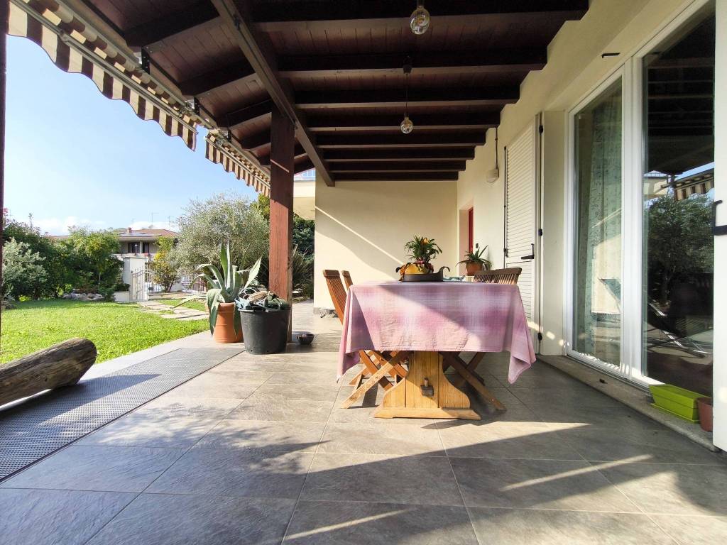 Villa a Cermenate in Via Costituzione - Foto 4
