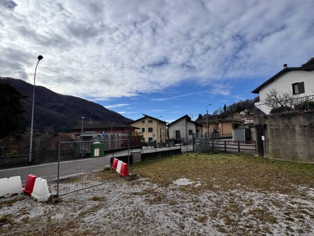 Villa a Valbrona in VIA RISORGIMENTO, 5 - Foto 2