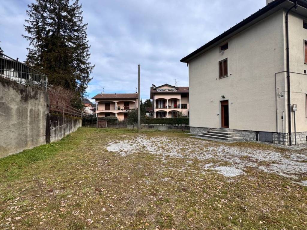 Villa a Valbrona in VIA RISORGIMENTO, 5 - Foto 3