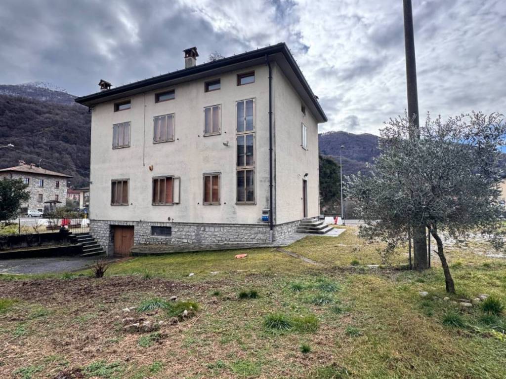 Villa a Valbrona in VIA RISORGIMENTO, 5 - Foto 4
