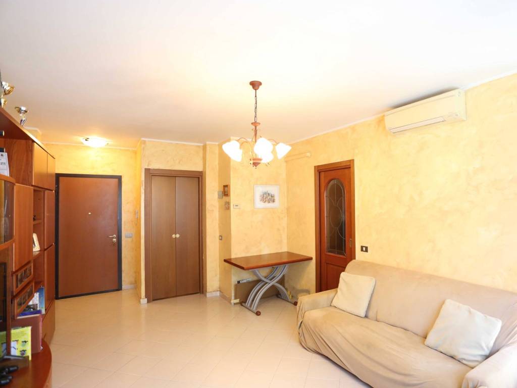 Appartamento a Borgo san giovanni in Via Camillo Benso di Cavour, 7 - Foto 5