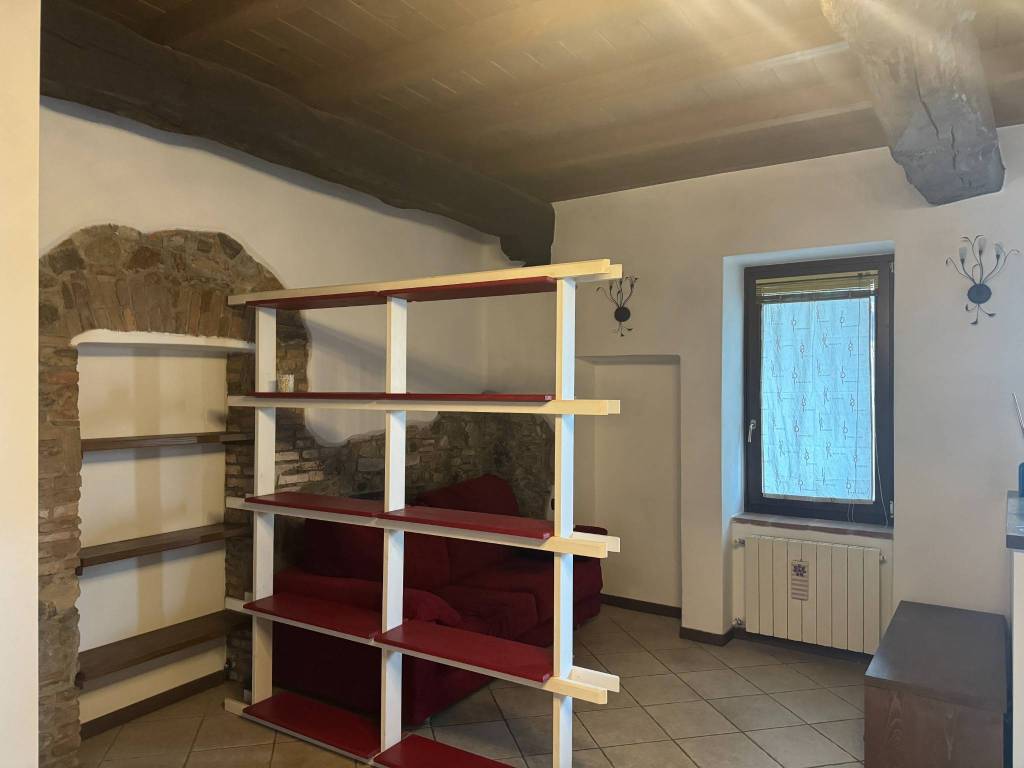 Appartamento a Gavirate in Via Armino - Foto 2