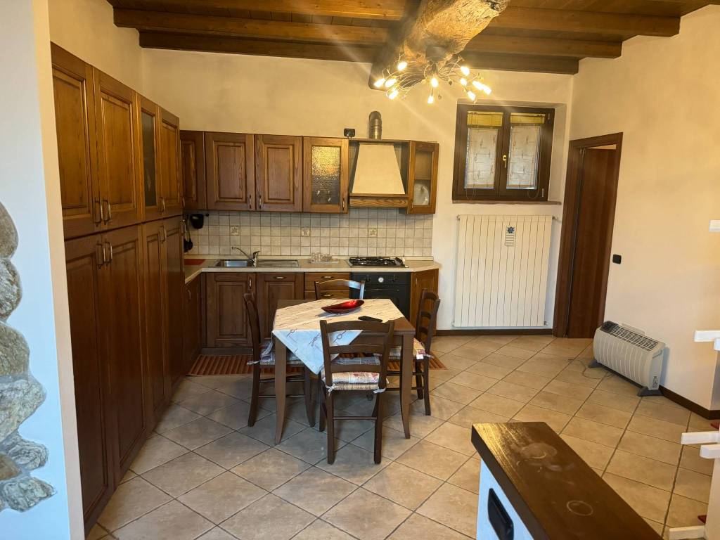 Appartamento a Gavirate in Via Armino - Foto 5