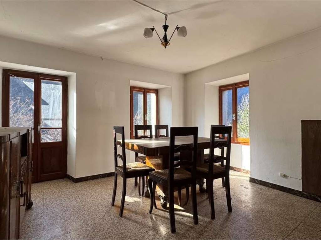 Casa indipendente a Varzo in Via Sempione - Foto 4