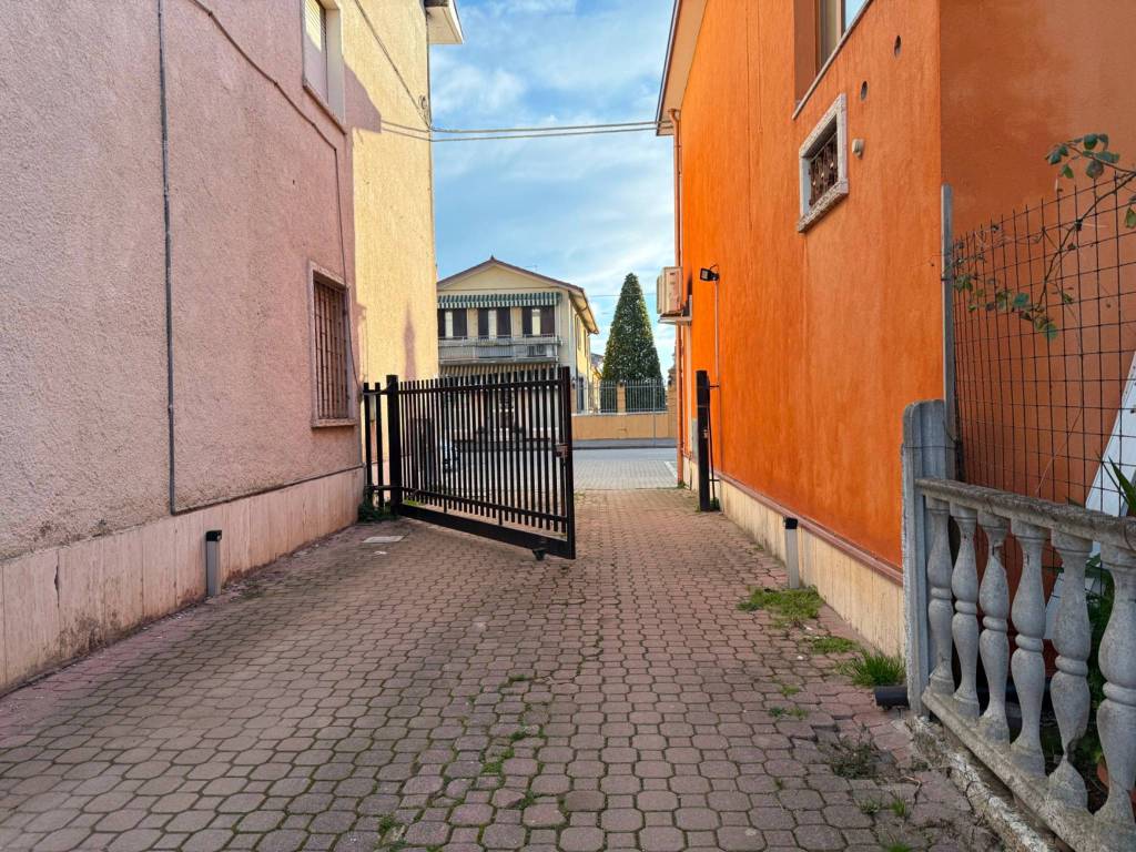 Appartamento a San giovanni lupatoto in Piazza Alcide De Gasperi - Foto 2