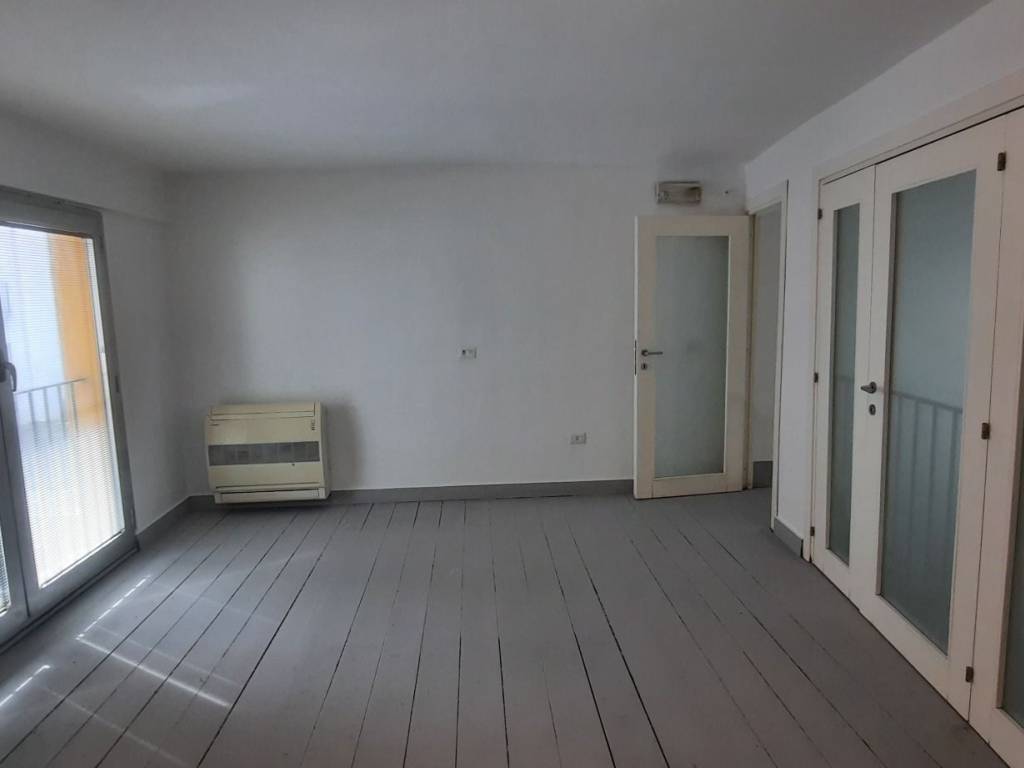 Loft / open space a Aversa in Piazza Guglielmo Marconi - Foto 4