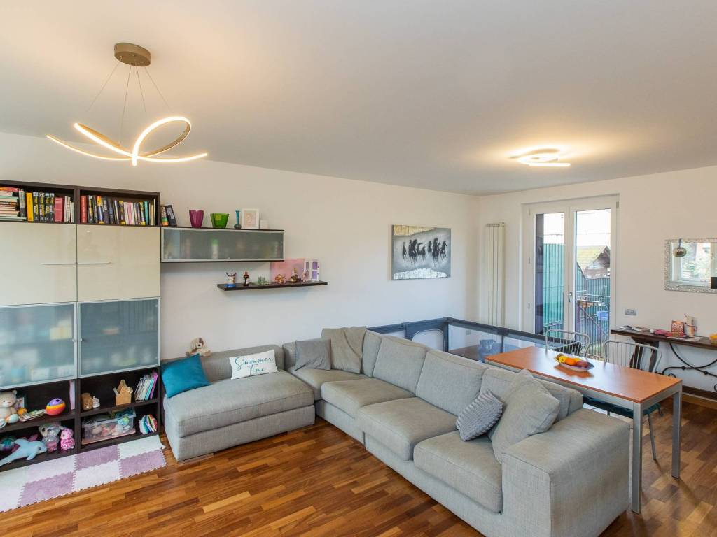 Villa a Busto arsizio in Via Antonio Stradivari, 11 - Foto 2