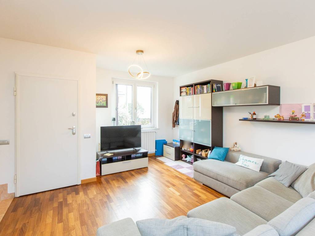 Villa a Busto arsizio in Via Antonio Stradivari, 11 - Foto 3