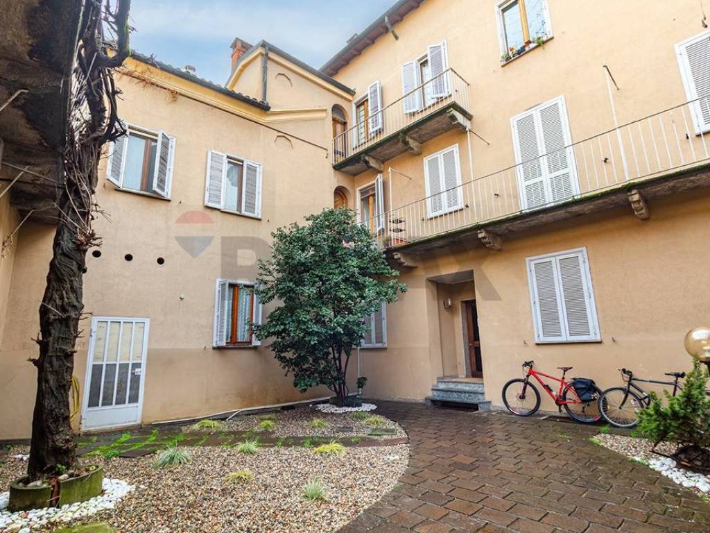 Appartamento a Pavia in Via filippo cossa, 12 - Foto 2