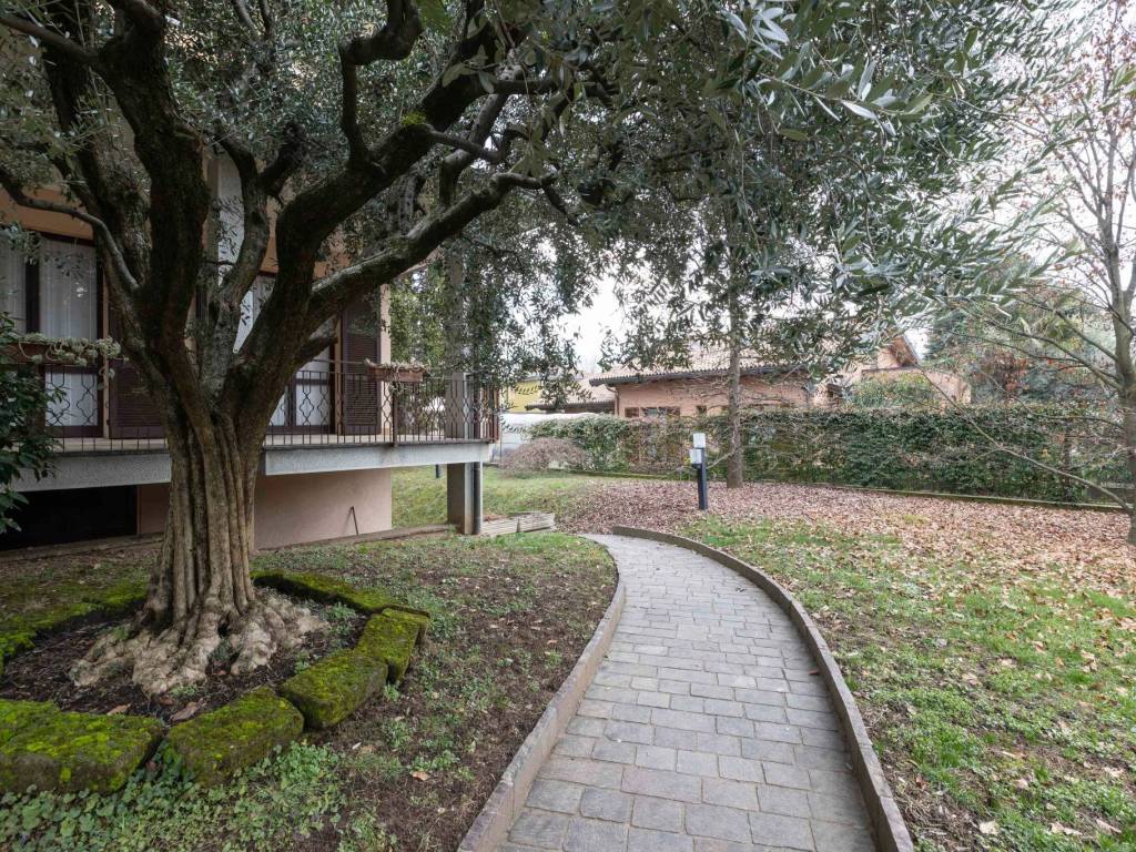 Villa a Carate brianza in Via Luigi Pirandello, 5 - Foto 5