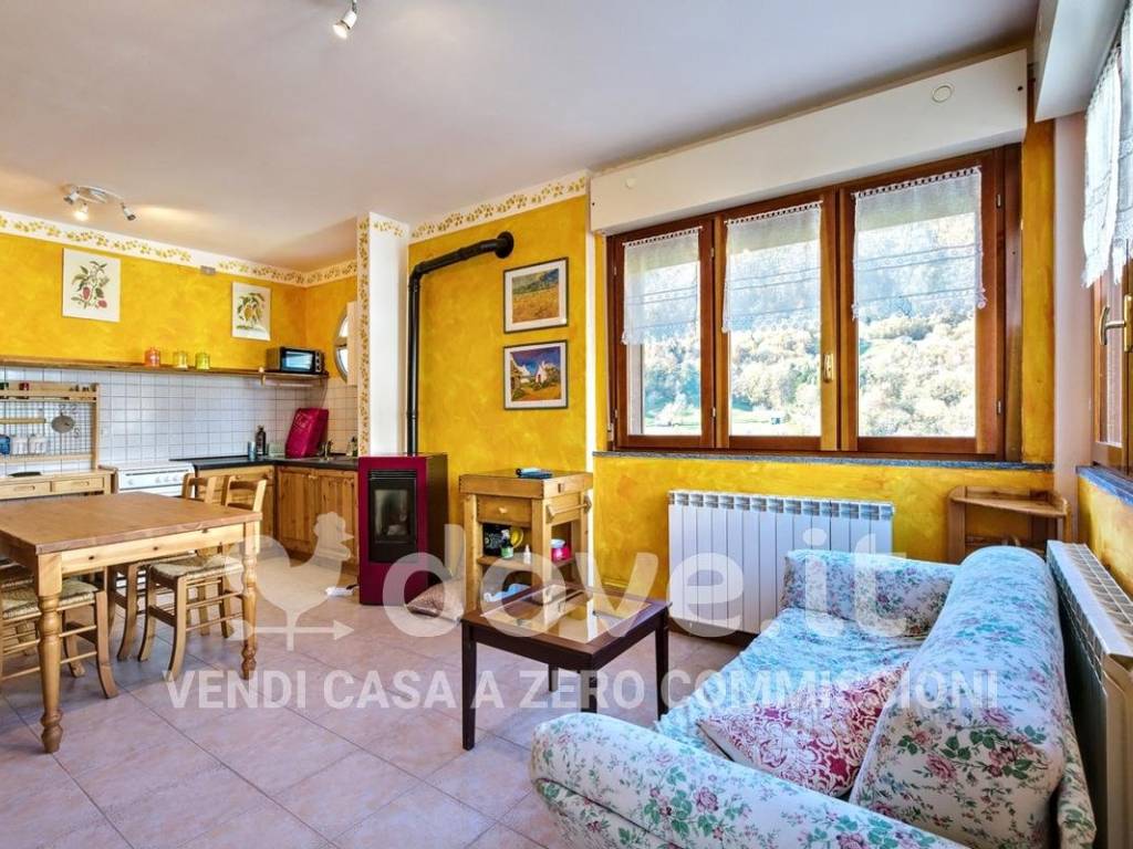 Appartamento a Val brembilla in Via Alcide de Gasperi, 8 - Foto 2