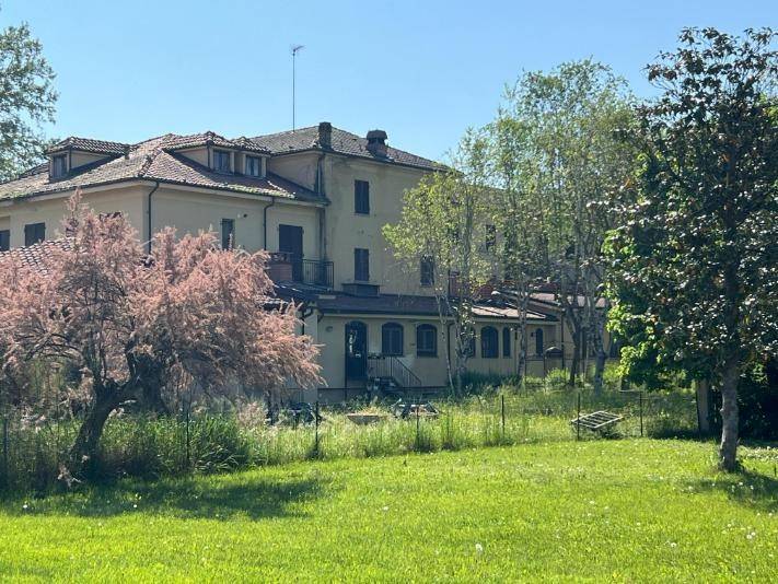 Palazzo / stabile a Agliano terme in Via alle Fontane, 133 - Foto 2