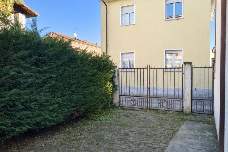 Villa a Alba in Via Luigi Cadorna, 39 - Foto 4