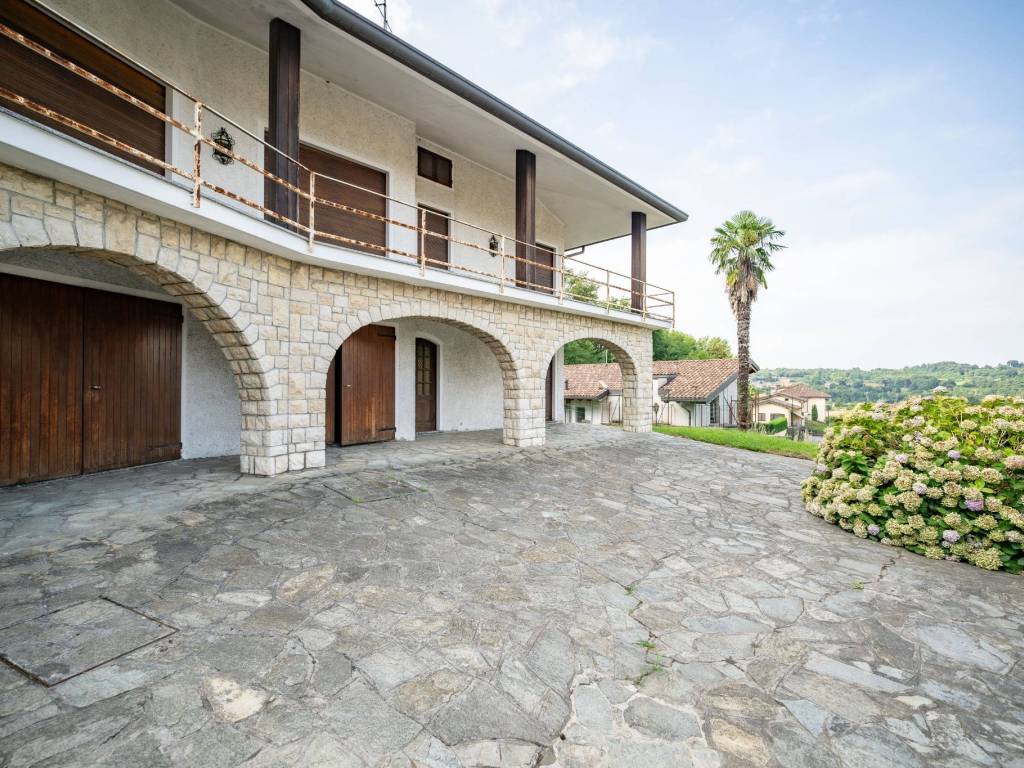 Villa a Dolzago in Via Don E. Ronchi, 18 - Foto 2