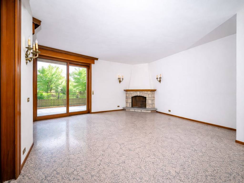 Villa a Dolzago in Via Don E. Ronchi, 18 - Foto 5