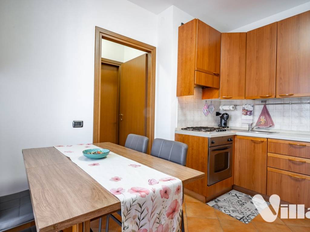 Appartamento a Molteno in Via Camillo Benso di Cavour, 15 - Foto 4