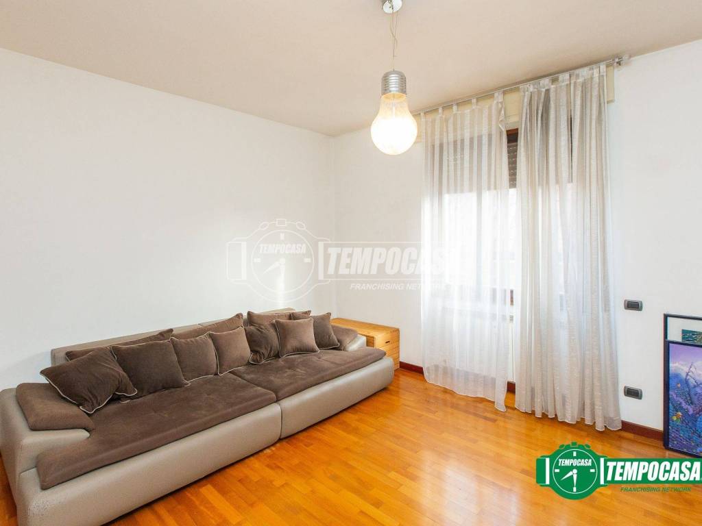 Appartamento a Busto arsizio in Via Emilio Parona 2 - Foto 2