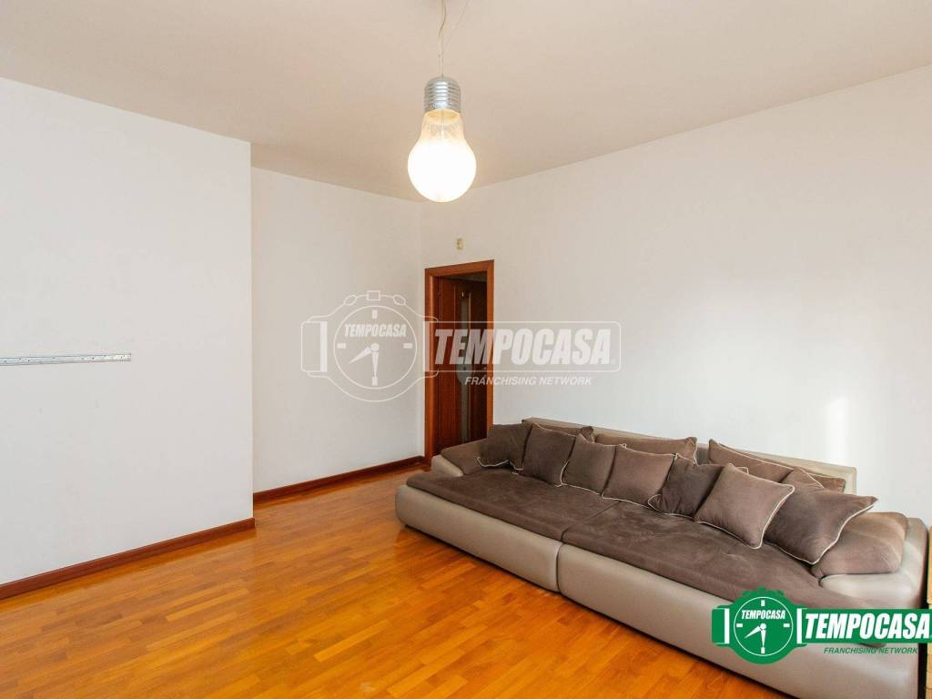 Appartamento a Busto arsizio in Via Emilio Parona 2 - Foto 4