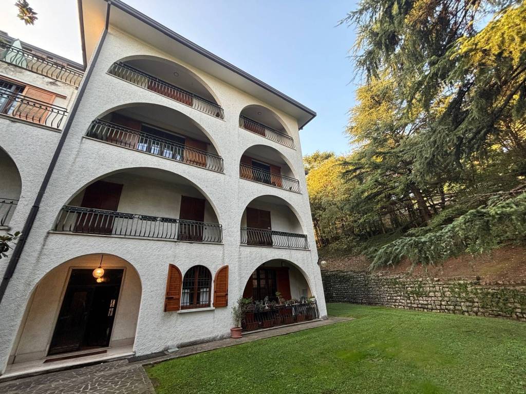 Appartamento a Brescia in Via Benacense, 29 - Foto 2