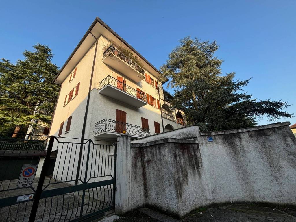 Appartamento a Brescia in Via Benacense, 29 - Foto 3