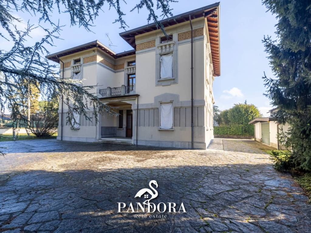 Villa a Jerago con orago in Via Cesare Battisti, 21 - Foto 4