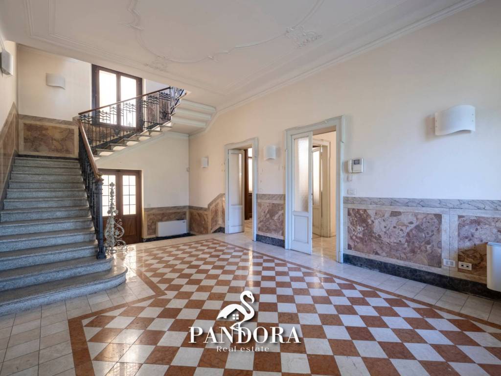 Villa a Jerago con orago in Via Cesare Battisti, 21 - Foto 5