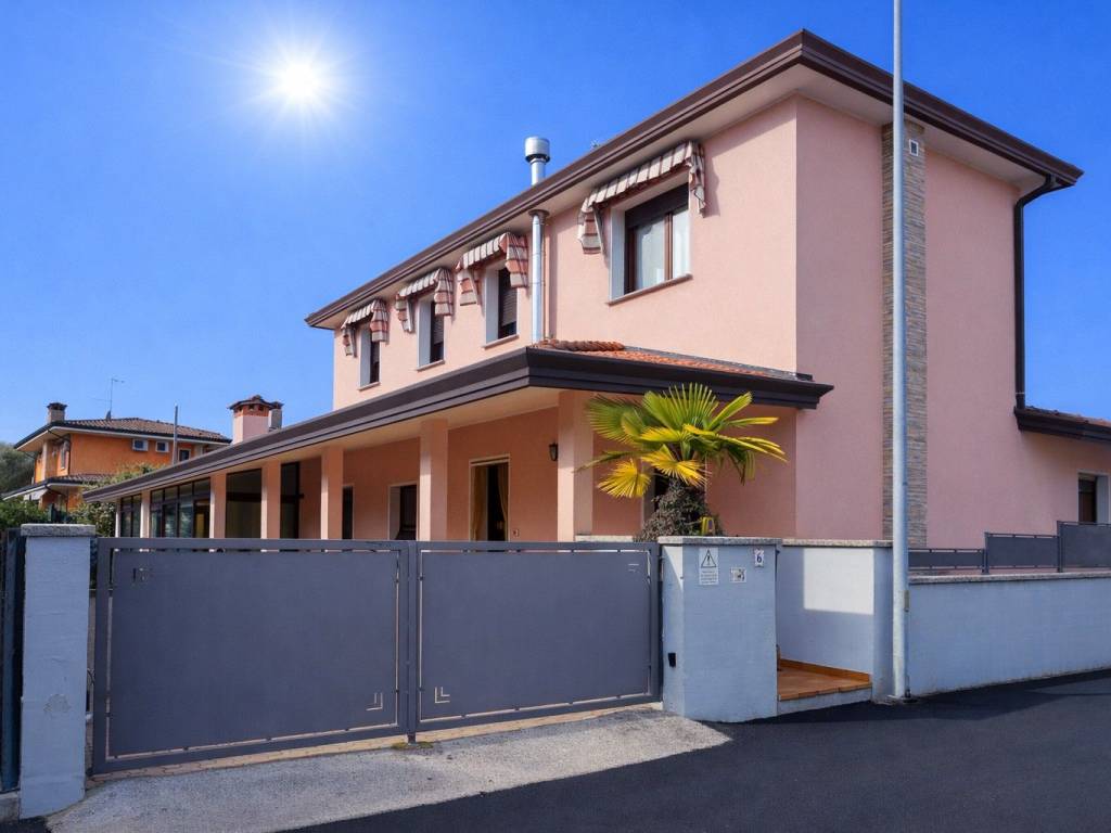 Villa a Cordenons in Via Maniago, 6 - Foto 2