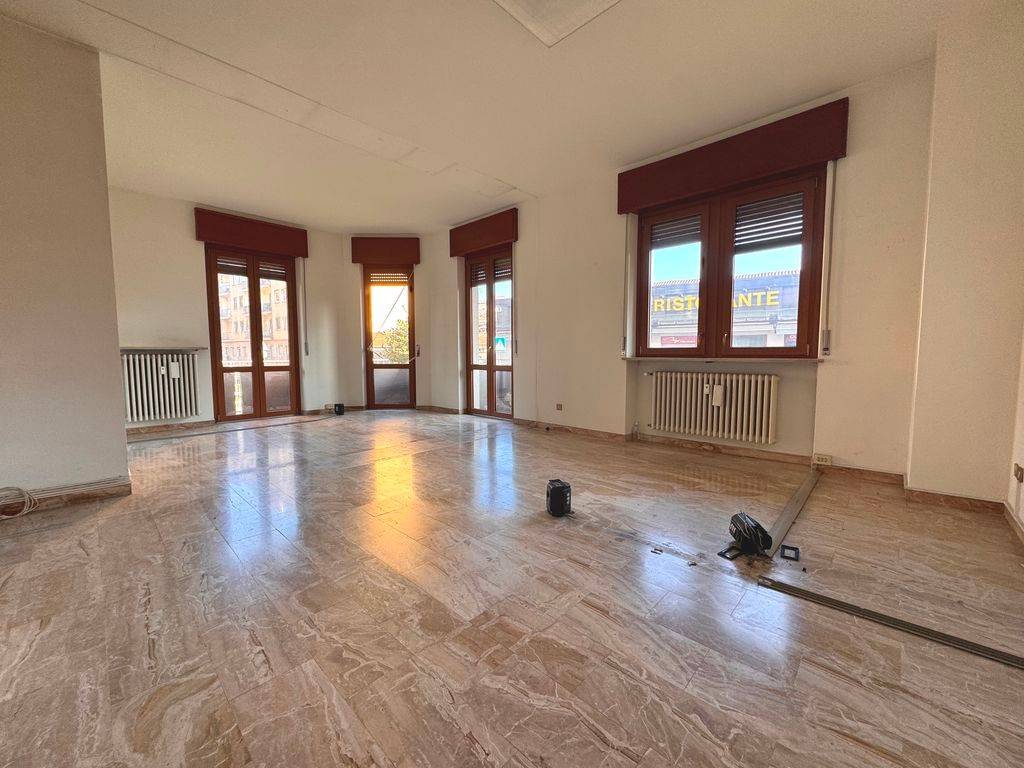 Appartamento a Vigevano in Via Alfonso d'Avalos - Foto 5