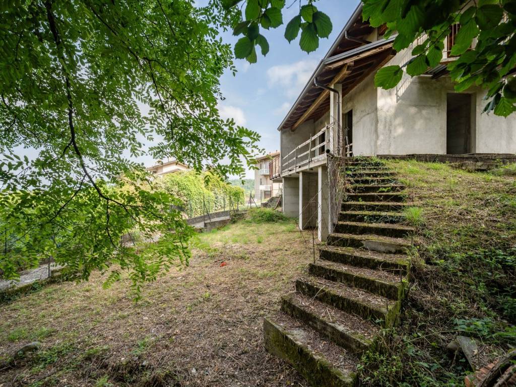 Villa a Dolzago in Via Don E. Ronchi, 18 - Foto 2