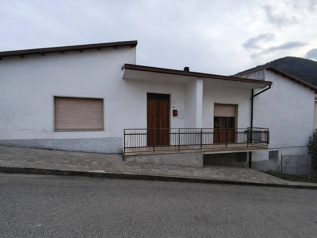 Casa indipendente a Bussi sul tirino in Via Carlo Pisacane, 28 - Foto 4