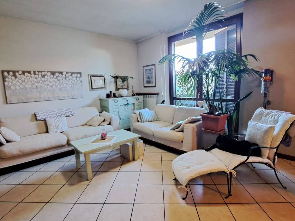 Appartamento a Besnate in Via Jerago, 9 - Foto 3