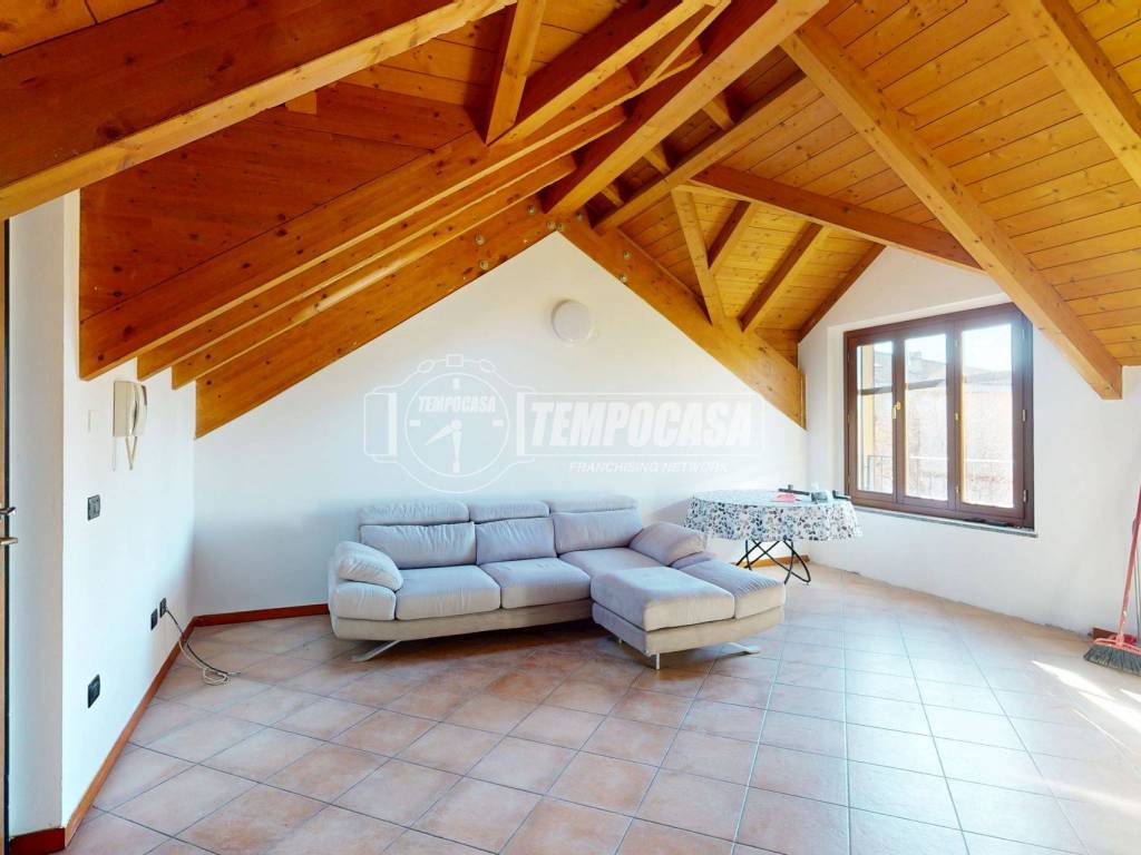 Appartamento a Lazzate in Via Vittorio Emanuele 85 - Foto 3