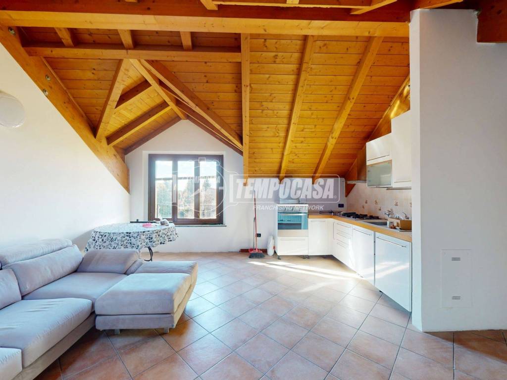 Appartamento a Lazzate in Via Vittorio Emanuele 85 - Foto 4