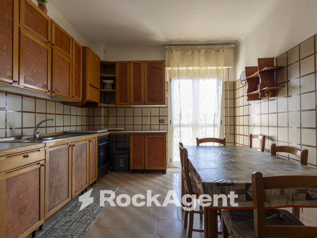 Appartamento a Catanzaro in Piazza Pitagora - Foto 5