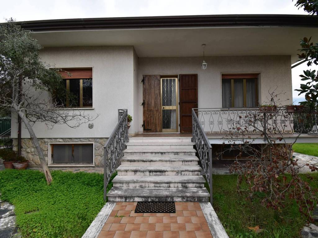 Villa a Forte dei marmi in Via Don Giovanni Minzoni, 2 - Foto 4