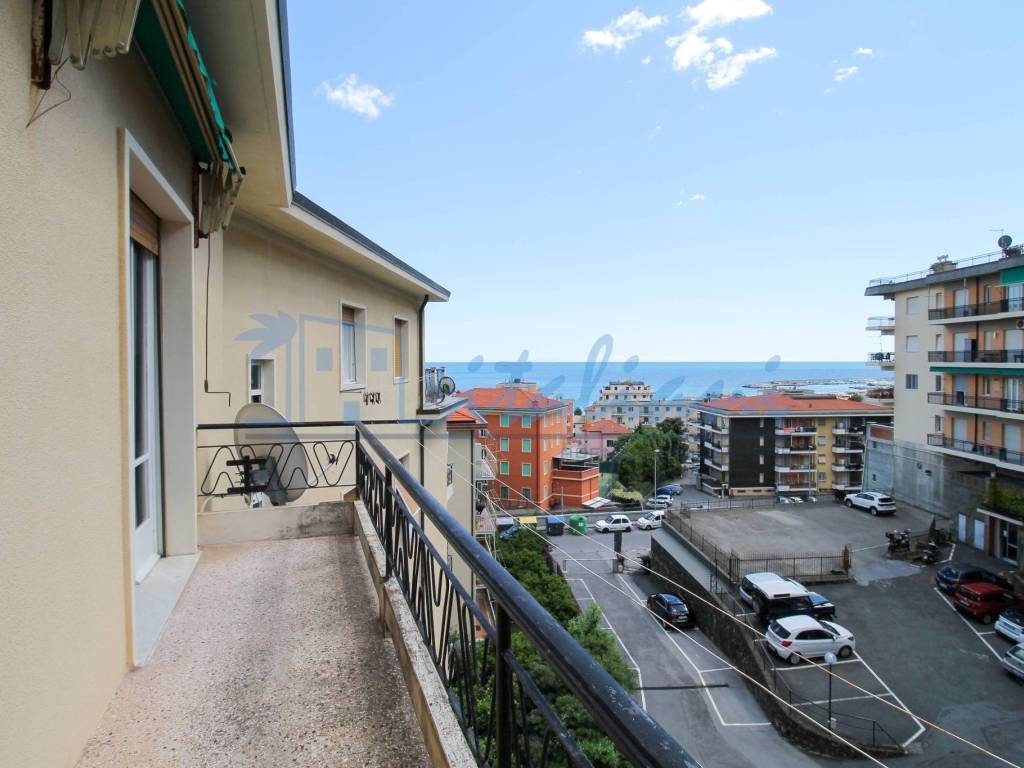 Appartamento a Varazze in Via Villa Grande - Foto 2