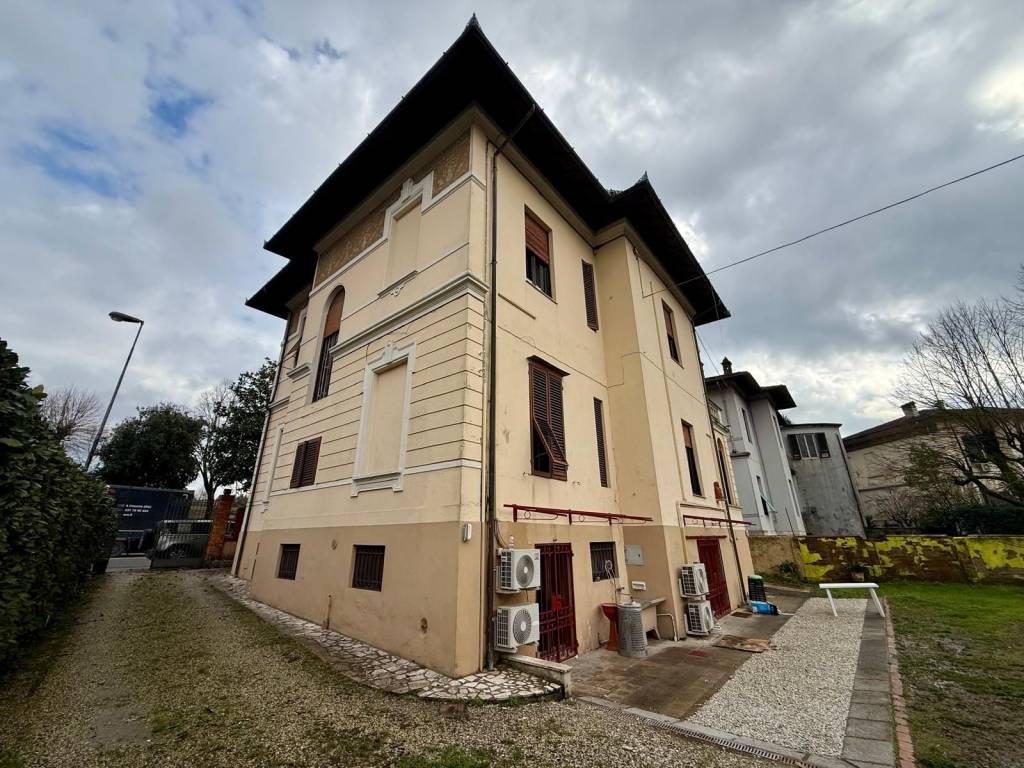 Immobile a Lucca in Viale Lazzaro Papi - Foto 2
