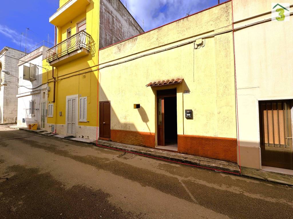 Casa indipendente a Tricase in Via Ugo Foscolo - Foto 2