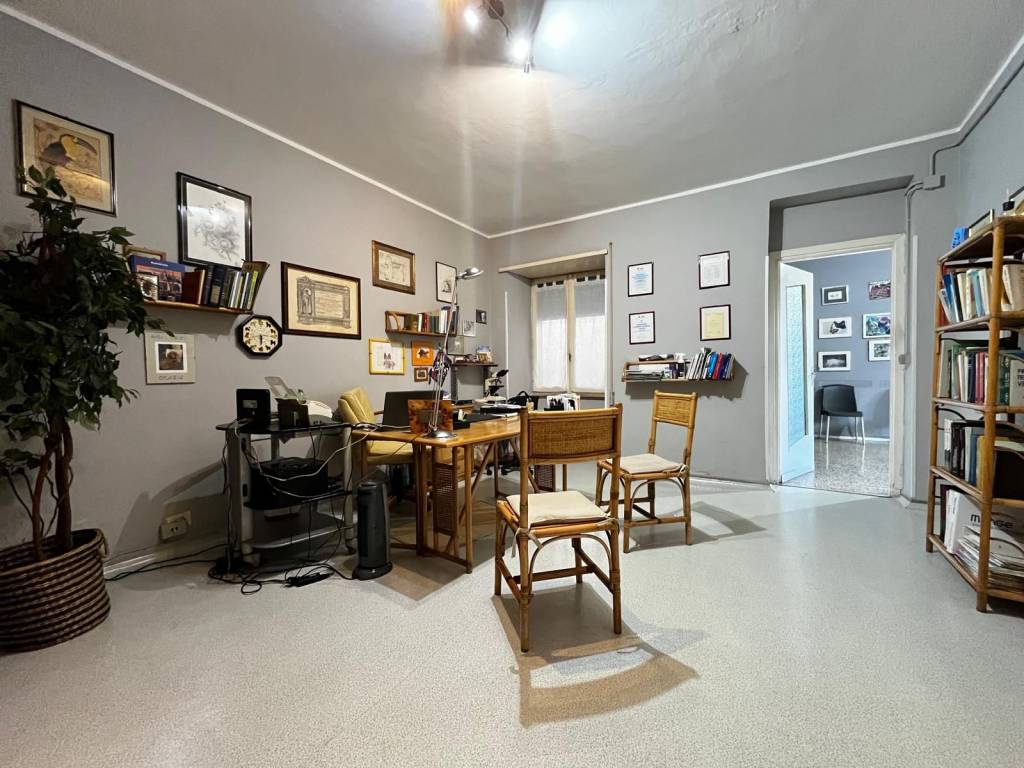 Appartamento a Pomezia in Via Giovanni Farina - Foto 5