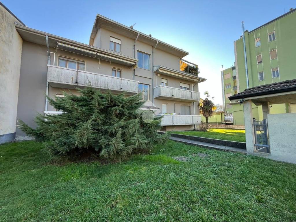 Appartamento a Lodi in V.le Genova, 4 - Foto 2