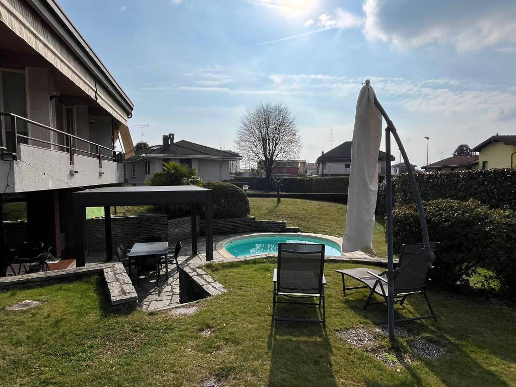 Villa a Castelletto sopra ticino in Via Varallo Pombia - Foto 5