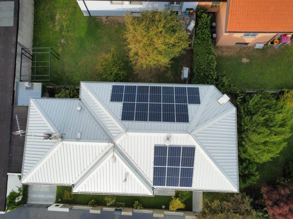 Villa a Garbagnate milanese in Via Giovanni Pierluigi da Palestrina, 16 - Foto 2