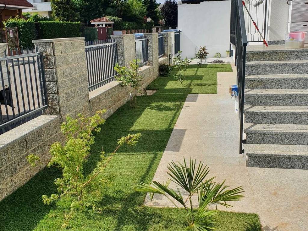 Villa a Garbagnate milanese in Via Giovanni Pierluigi da Palestrina, 16 - Foto 4